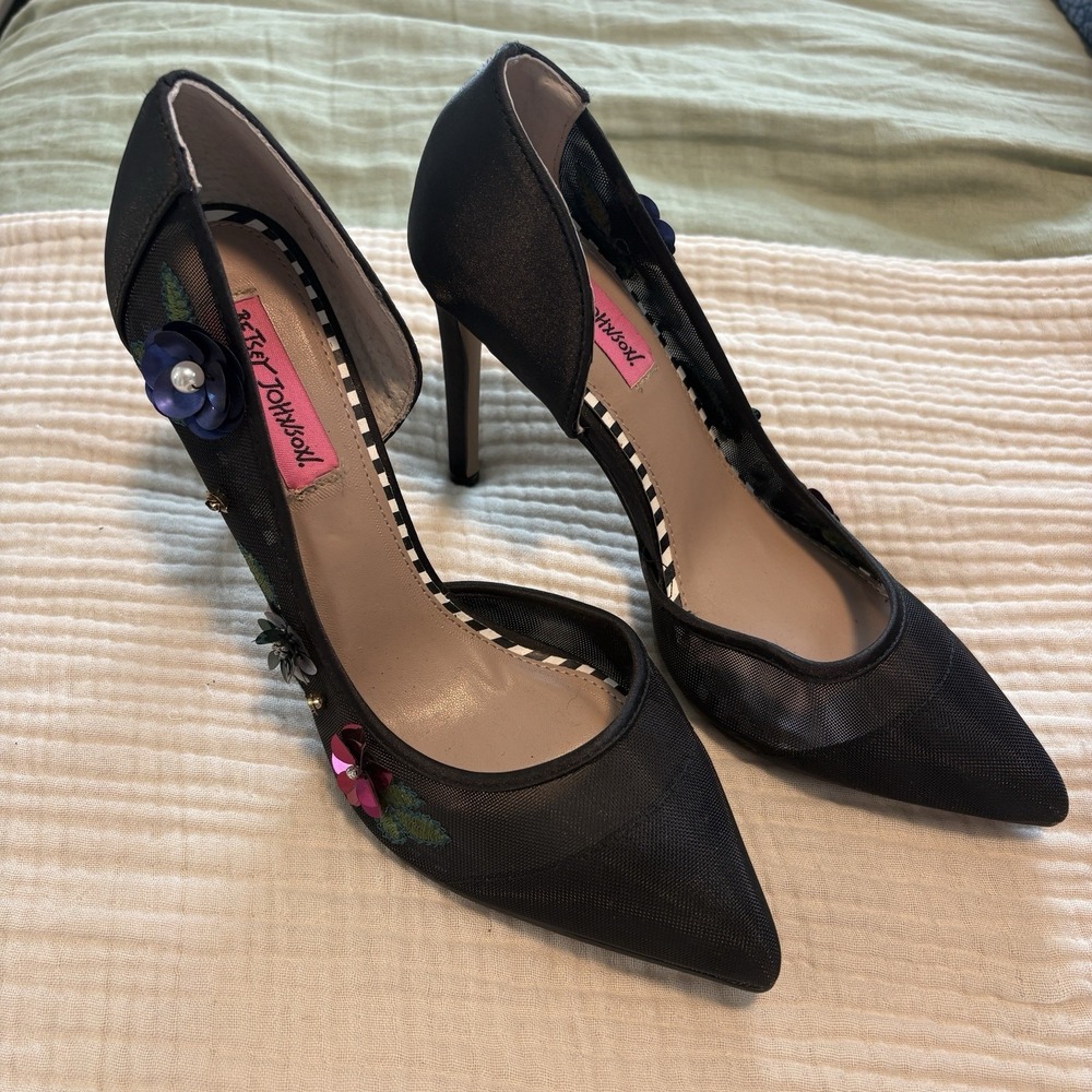 Betsey Johnson Fancy High Heel Black Shoes Size 8